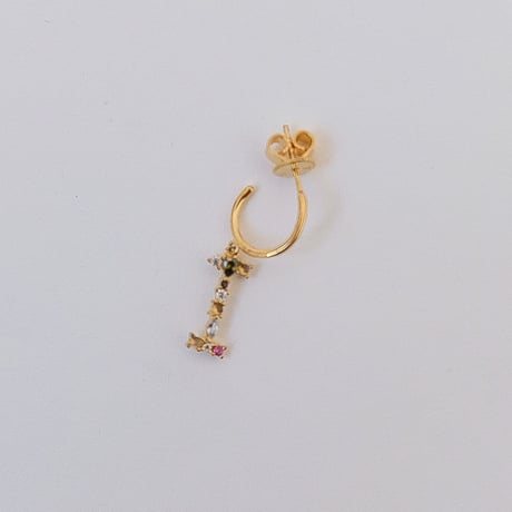 【PDPAOLA 】LETTER GOLD EARRINGS  (レターイヤリング）