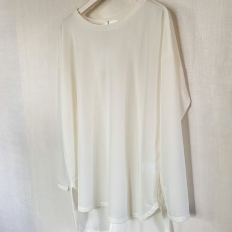 【siro シロ】 back slit Tshirt in off/lightgray/black
