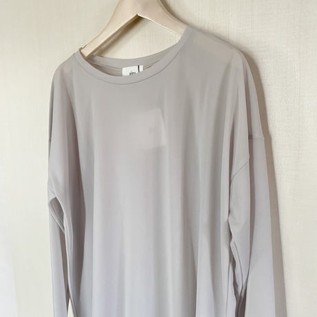 【siro シロ】 back slit Tshirt in off/lightgray/black
