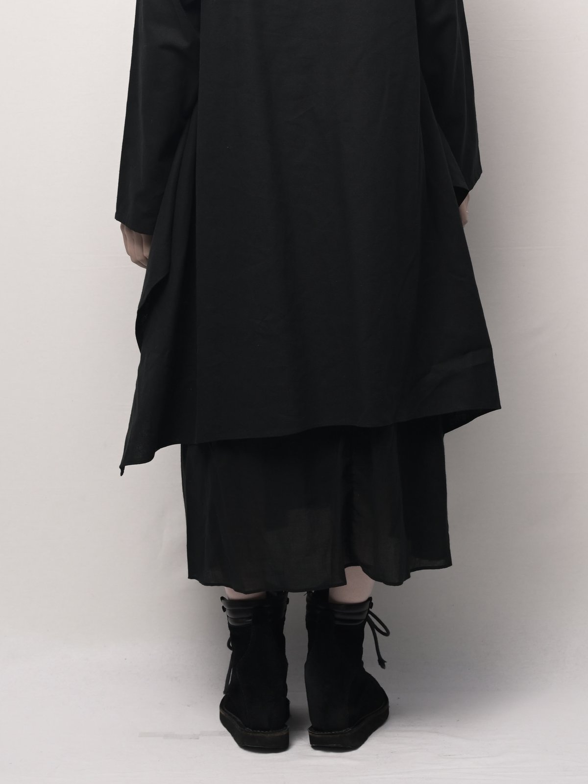 黒綿麻 東雲ワンピース長袖 | I R O F U S I online shop