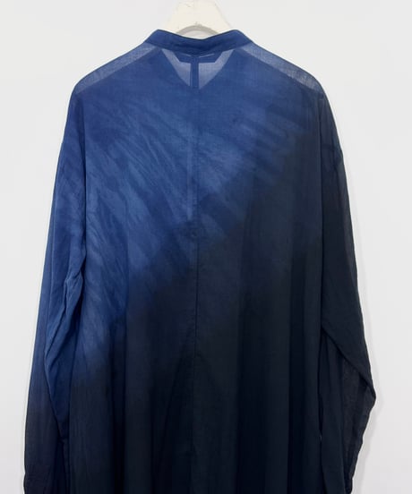 黒藍斜上グラデボイルスタンドロングシャツ
