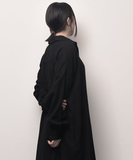 濡羽ウールロングドロップシャツ