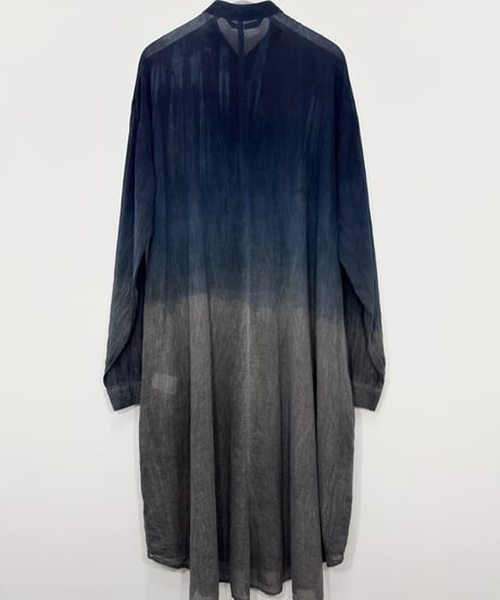藍墨上グラデボイルスタンドロングシャツ