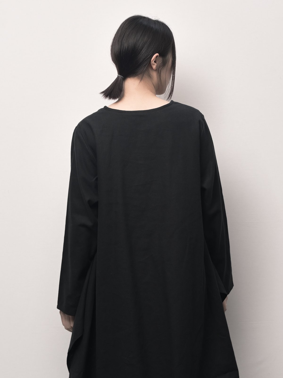 黒綿麻 東雲ワンピース長袖 | I R O F U S I online shop
