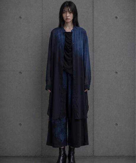 黒藍斜上グラデボイルスタンドロングシャツ