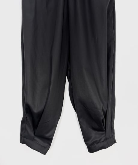 黒天泣裾タックワイドパンツ