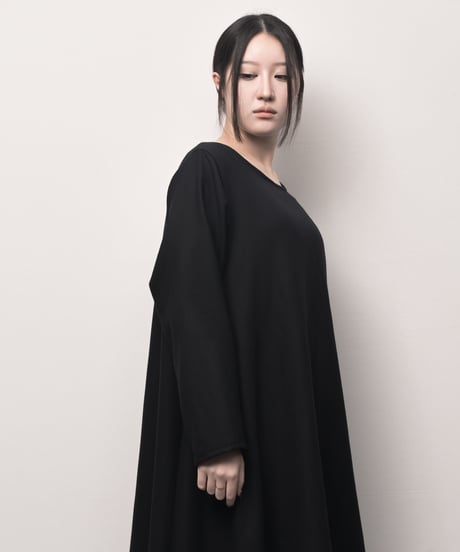 黒ウール東雲ワンピース長袖