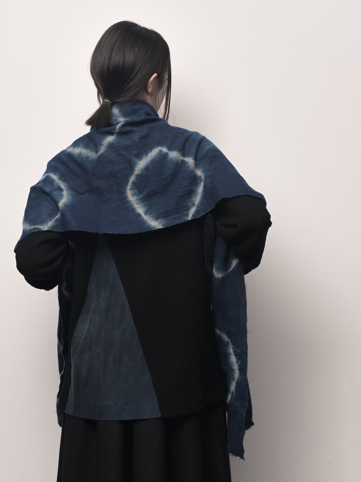 おやすみセーター 黒 16.3ミクロンウール　1 黒三角藍墨染切替セーター | I R O F U S I online shop