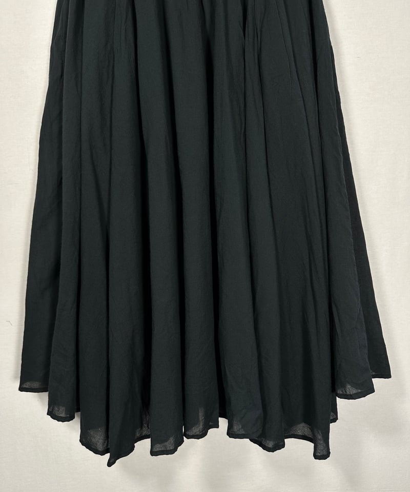 【新品】クラネ　シャーリングストレートスカート　黒1 新品】クラネシャーリングストレートスカート黒1