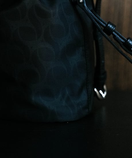 #01 LUXURY MATERIAL DRAWSTRING BAG by LIMONTA
