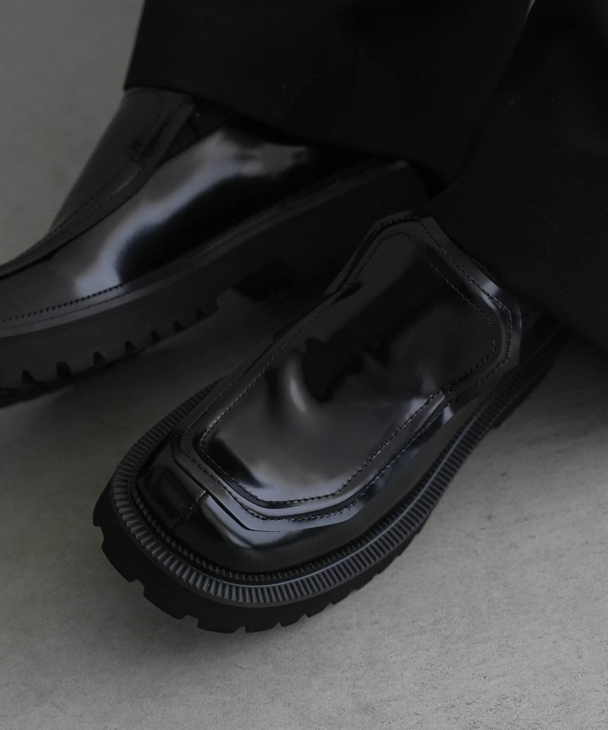 LEATHER FACET LOAFER | CTHY