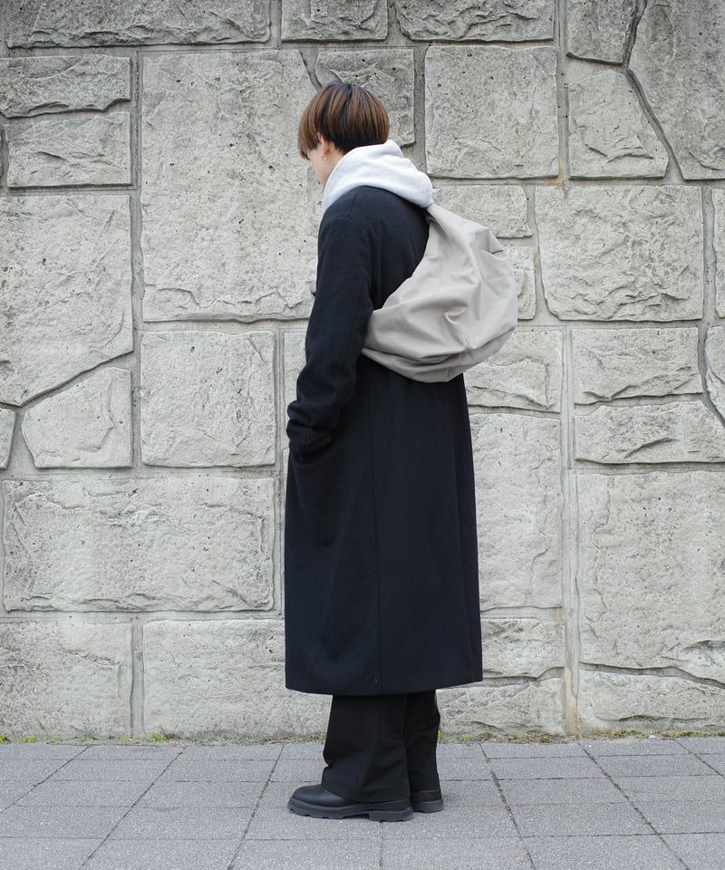 ●PIGMENT●HALF-MOON PADDING BAG_CREAM / 大きくて軽い BIG HALF MOON SHOULDER BAG | CTHY