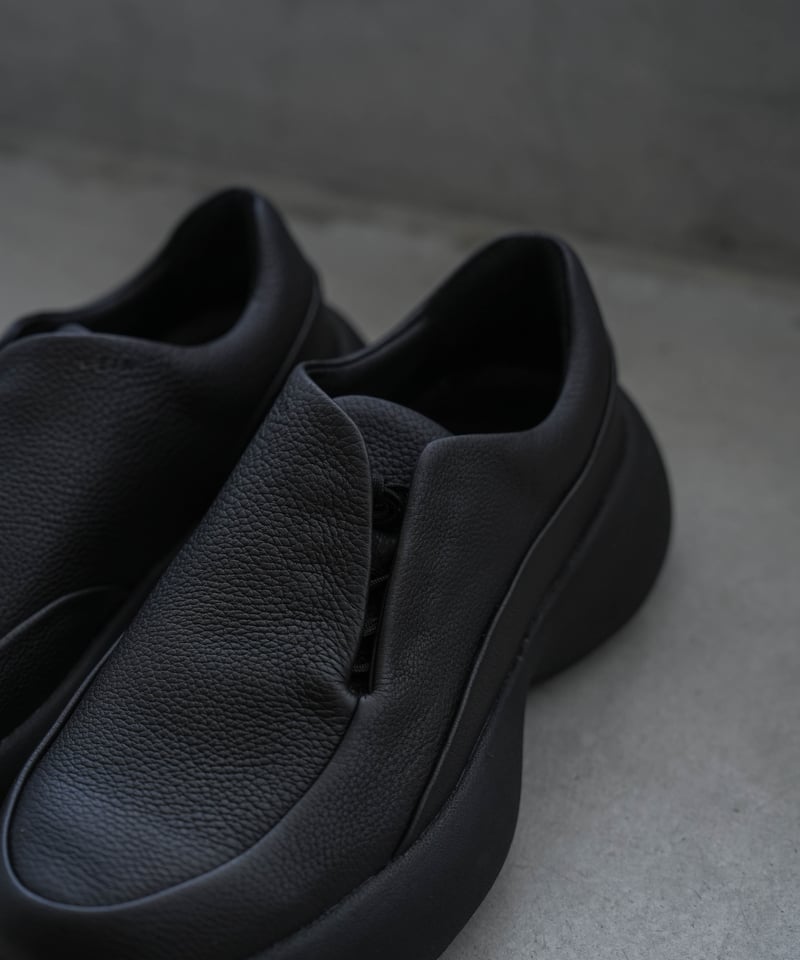 CTHY+VEIN】LEATHER OVAL SOLE TRAINER by WEINHEI
