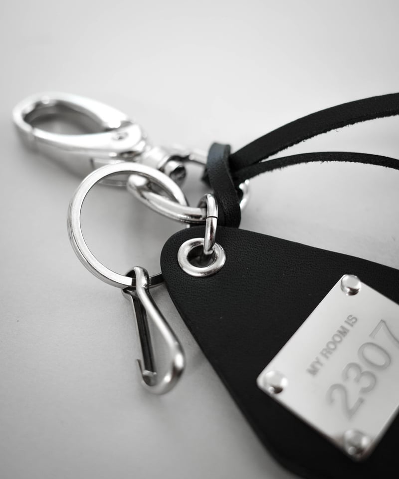 LEATHER ROOM KEYRING | CTHY