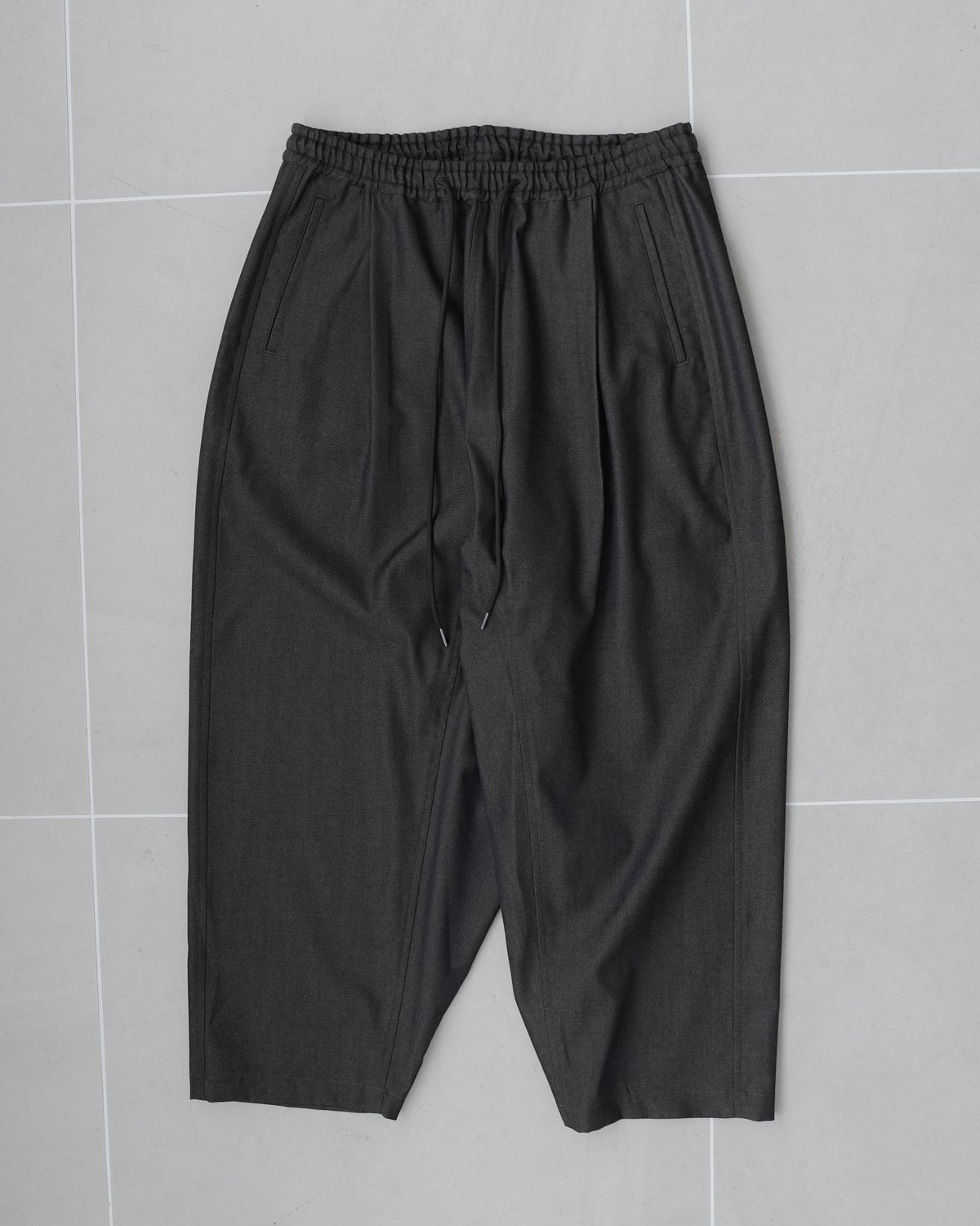 LUXURY MATERIAL BISHU WOOL WIDE SAROUEL SLACKS