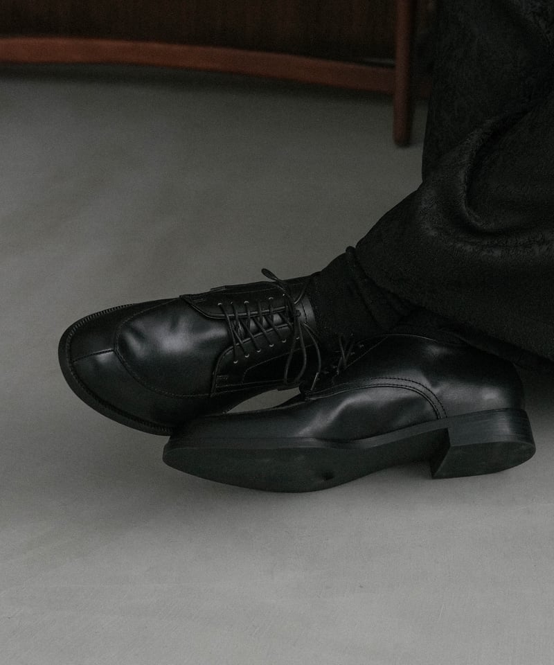 LUXURY MATERIAL LEATHER V-TIP by Annonay | CTHY