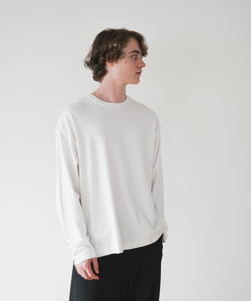 LUXURY MATERIAL LONG SLEEVE CUTSEW by SUVIN PLA