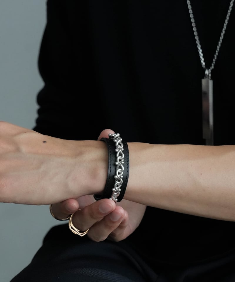 HIGH-END HERITAGE LETHER BANGLE by Annonay | CTHY