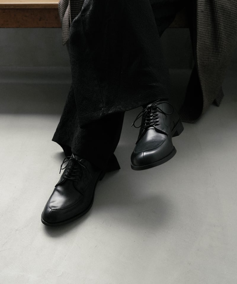 LUXURY MATERIAL LEATHER V-TIP by Annonay | CTHY