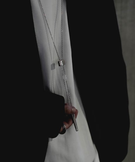 FOLIE PADLOCK LONG LOOP TIE