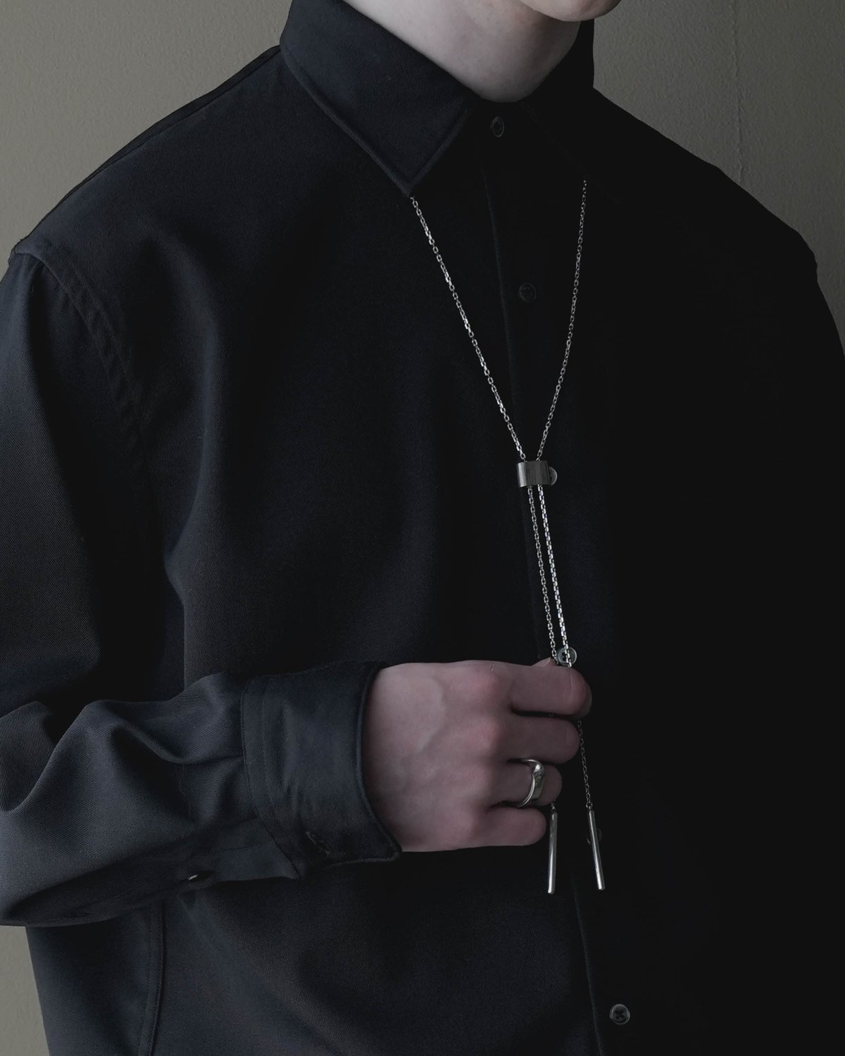 FOLIE PADLOCK LONG LOOP TIE | CTHY
