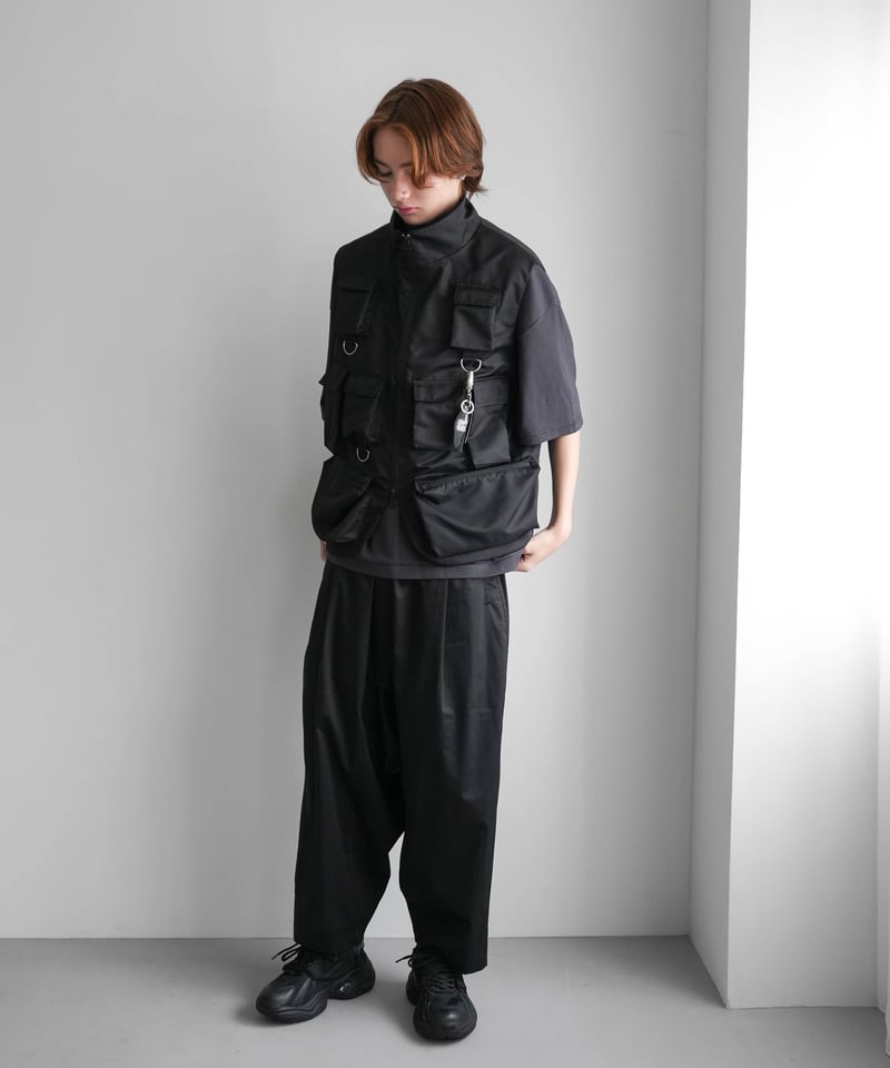 CTHY LUXURY MATERIAL MULTI TECH VEST 新品 LUXURY MATERIAL MULTI TECH VEST by LIMONTA ITAL