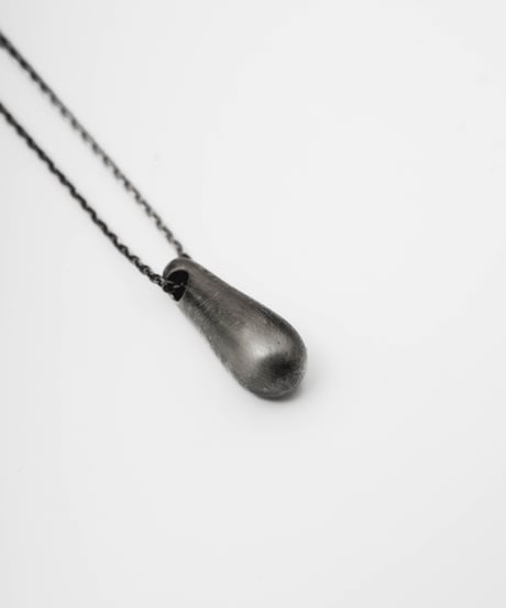 DROP LONG NECKLACE by artisan
