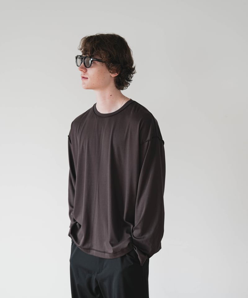LUXURY MATERIAL LONG SLEEVE CUTSEW by SUVIN PLA