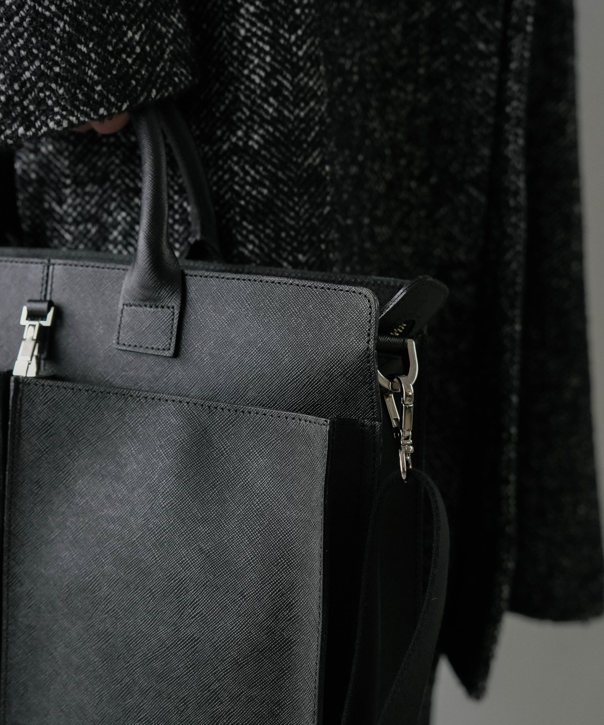 CTHY+Rich I】SAFFIANO LEATHER HELMET BAG [OFFIC CTHY+Rich I】SAFFIANO LEATHER HELMET BAG [OFFIC