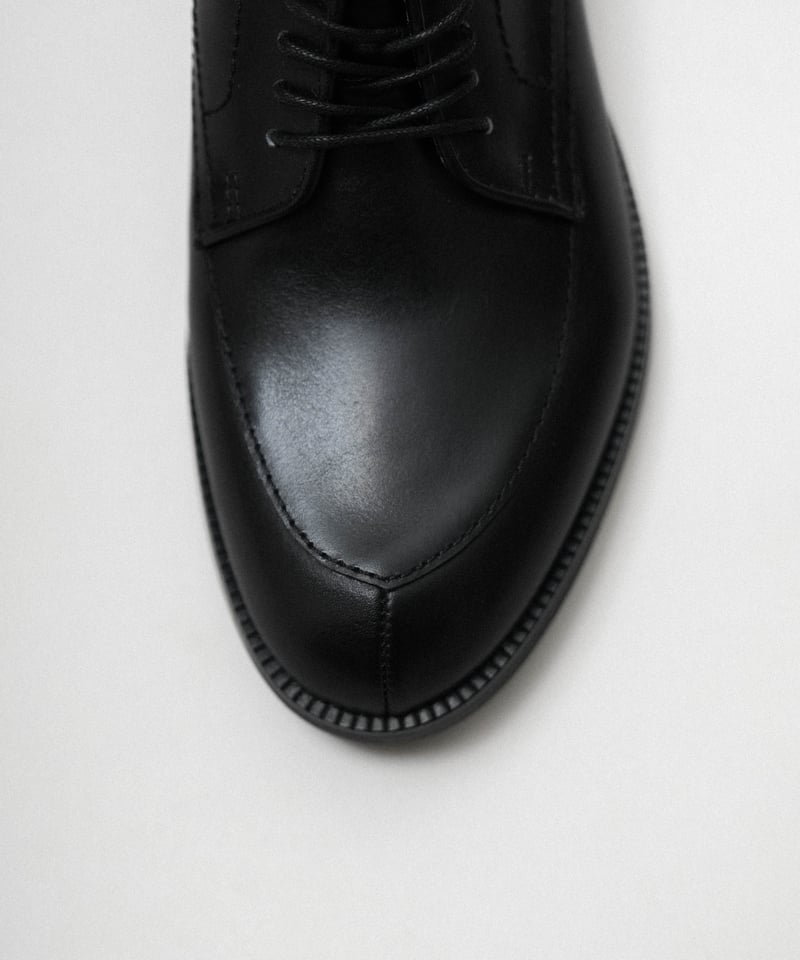 LUXURY MATERIAL LEATHER V-TIP by Annonay | CTHY