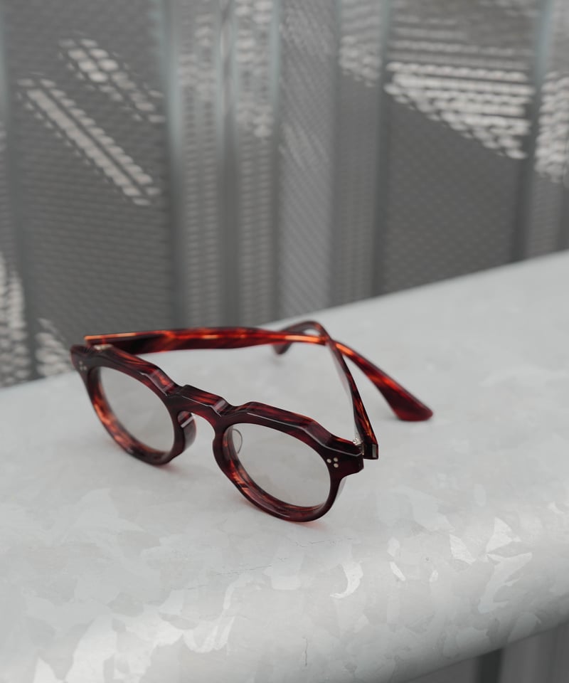 VINTAGE MATERIAL EYEWEAR “CROWNPANTO” by CELLU