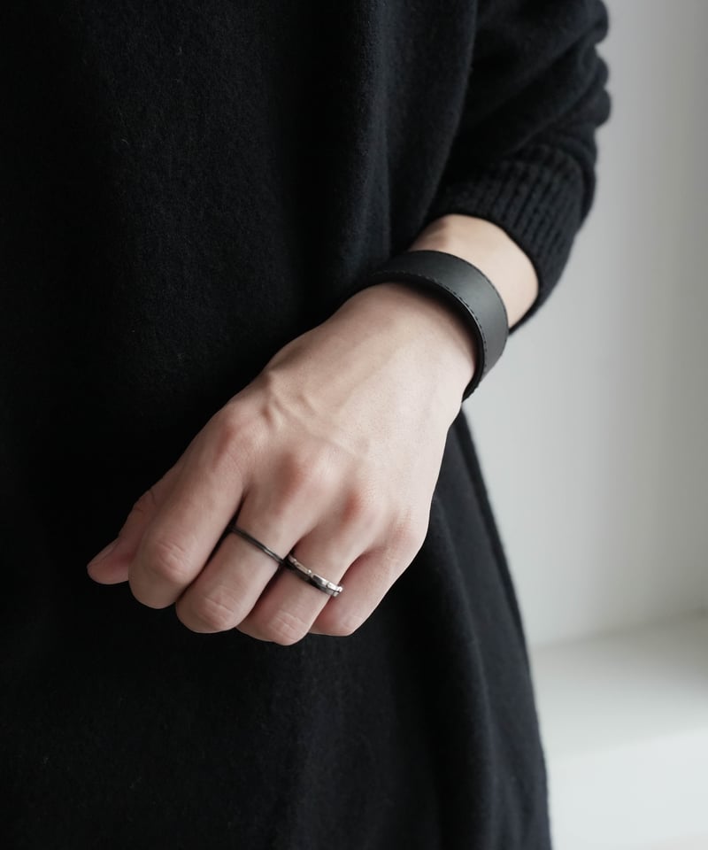 まとめ　本革　レザー　黒　バングル　CHTY　GUIDI　ジュエリー　MB GUIDI LEATHER BRACELET | CTHY