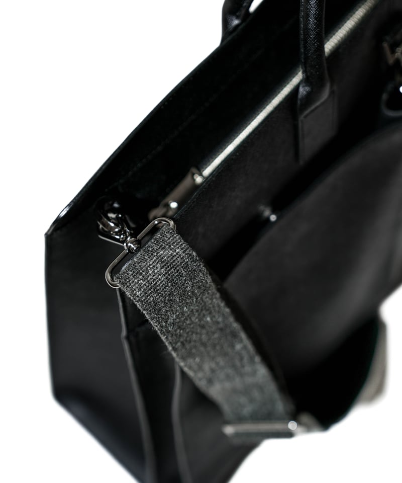 【CTHY＋Rich I】サフィアーノレザーヘルメットバッグ [NANO] CTHY＋Rich I】SAFFIANO LEATHER HELMET BAG [NANO]