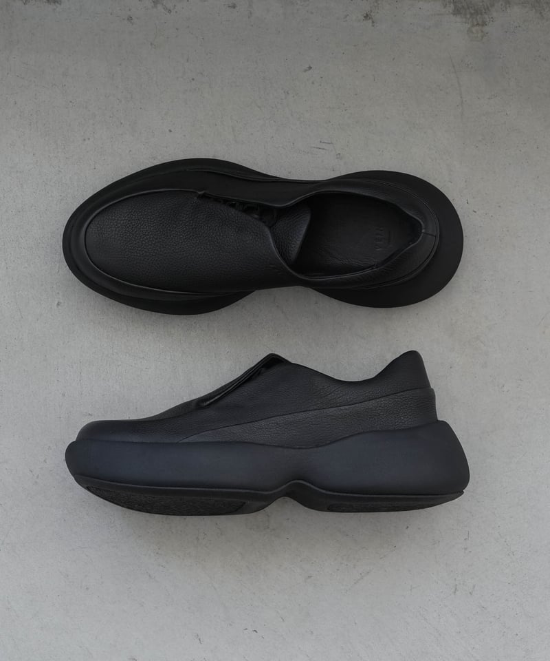 CTHY+VEIN】LEATHER OVAL SOLE TRAINER by WEINHEI