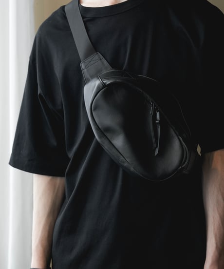 WATER PROOF LEATHER BODY BAG