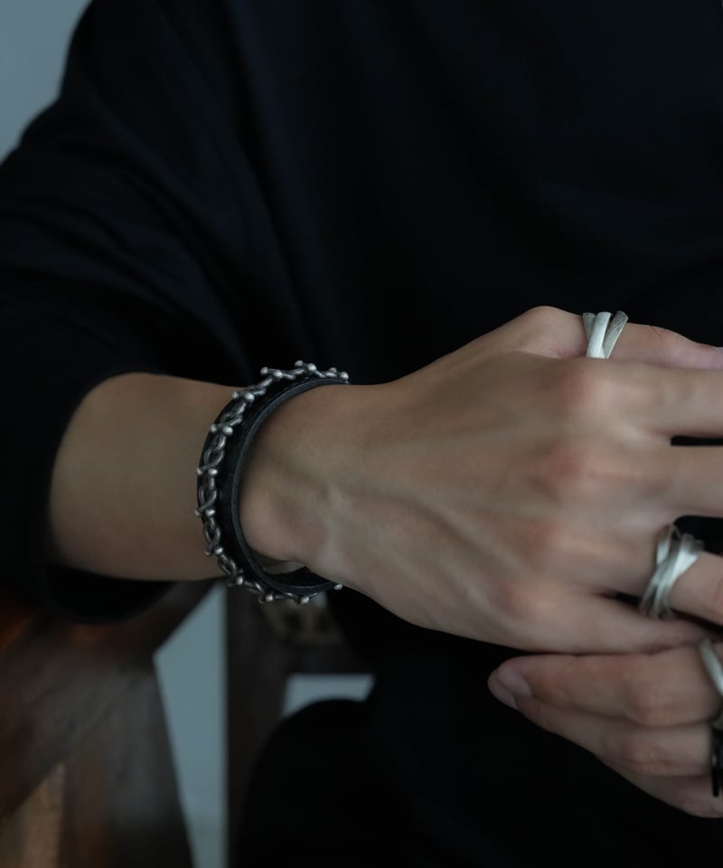 HIGH-END HERITAGE LETHER BANGLE by Annonay | CTHY