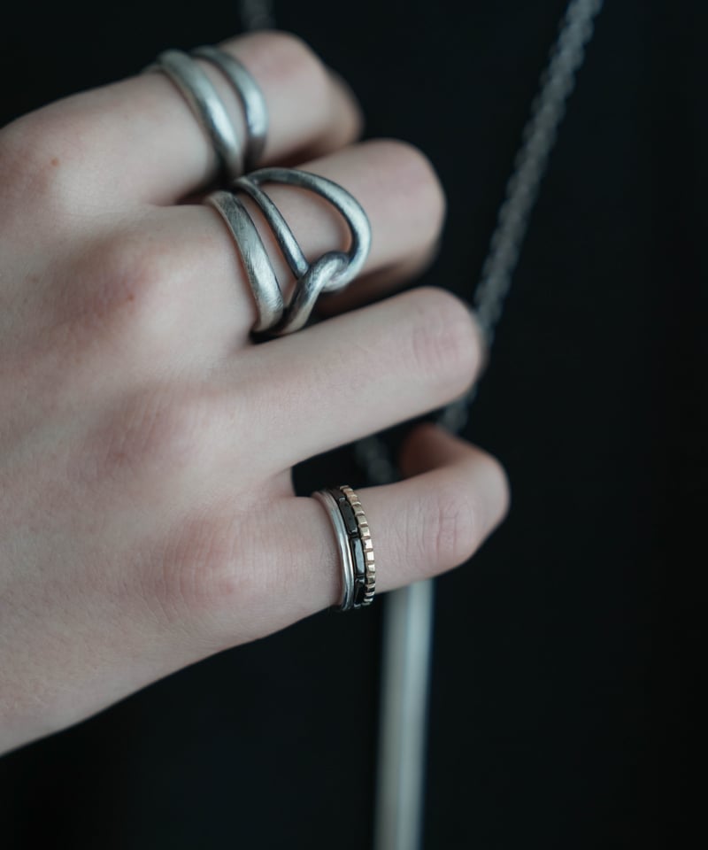 SQUARE STUDS RING SQUARE STUDS RING