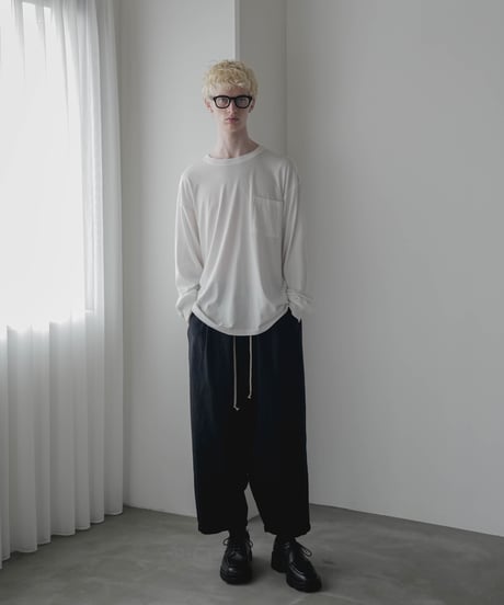 BACK GRAPHIC LONG SLEEVE CUTSEW