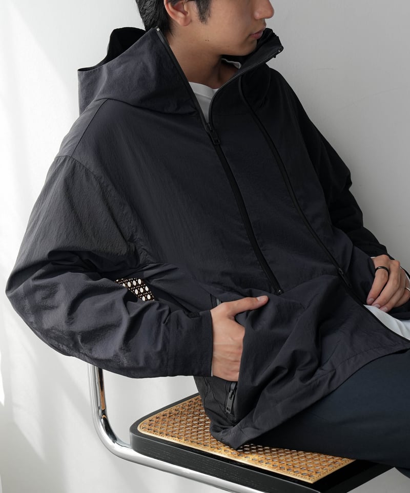 極美品 超高級リモンタナイロンコート 黒 ユニバーサルランゲージ LIMONTA 極美品 超高級リモンタナイロンコート 黒 ユニバーサル