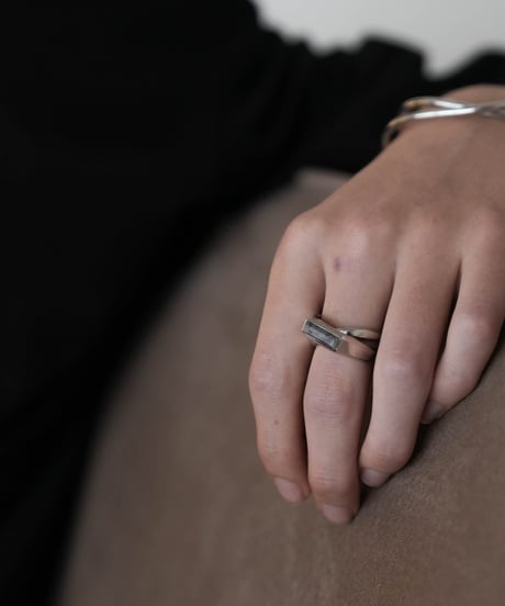 HIGH-END CTHY RING "LARVIKITE"