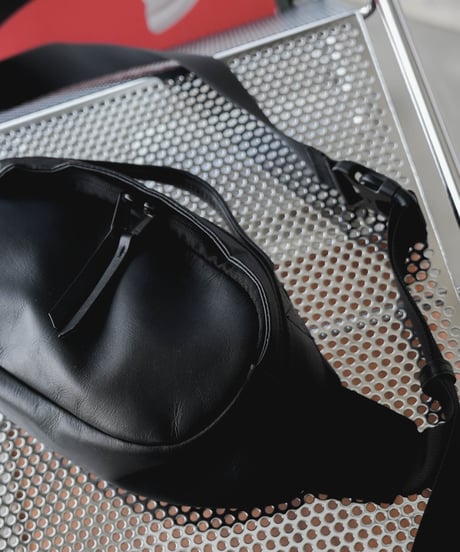 WATER PROOF LEATHER BODY BAG