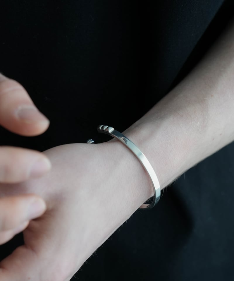 END STUDS BANGLE | CTHY END STUDS BANGLE | CTHY