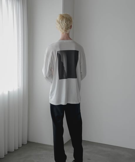 BACK GRAPHIC LONG SLEEVE CUTSEW