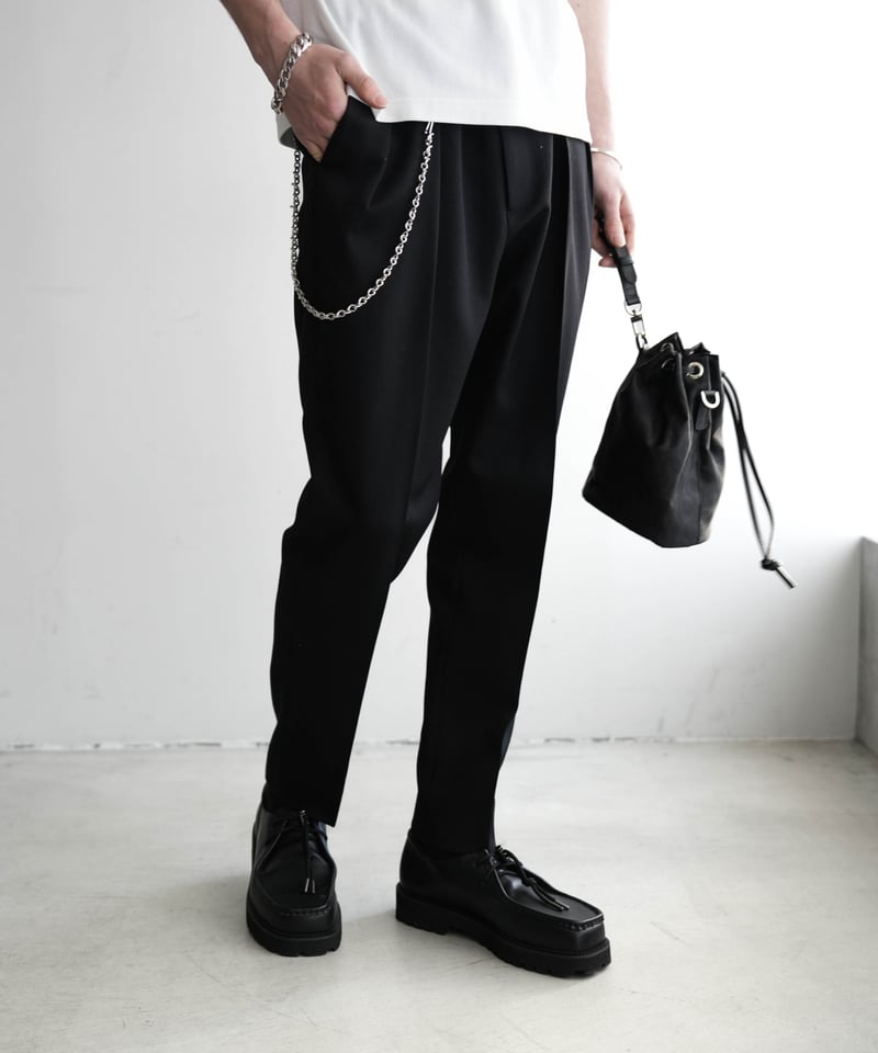 LUXURY MATERIAL SLIM CLASSIC TROUSERS by BISHU