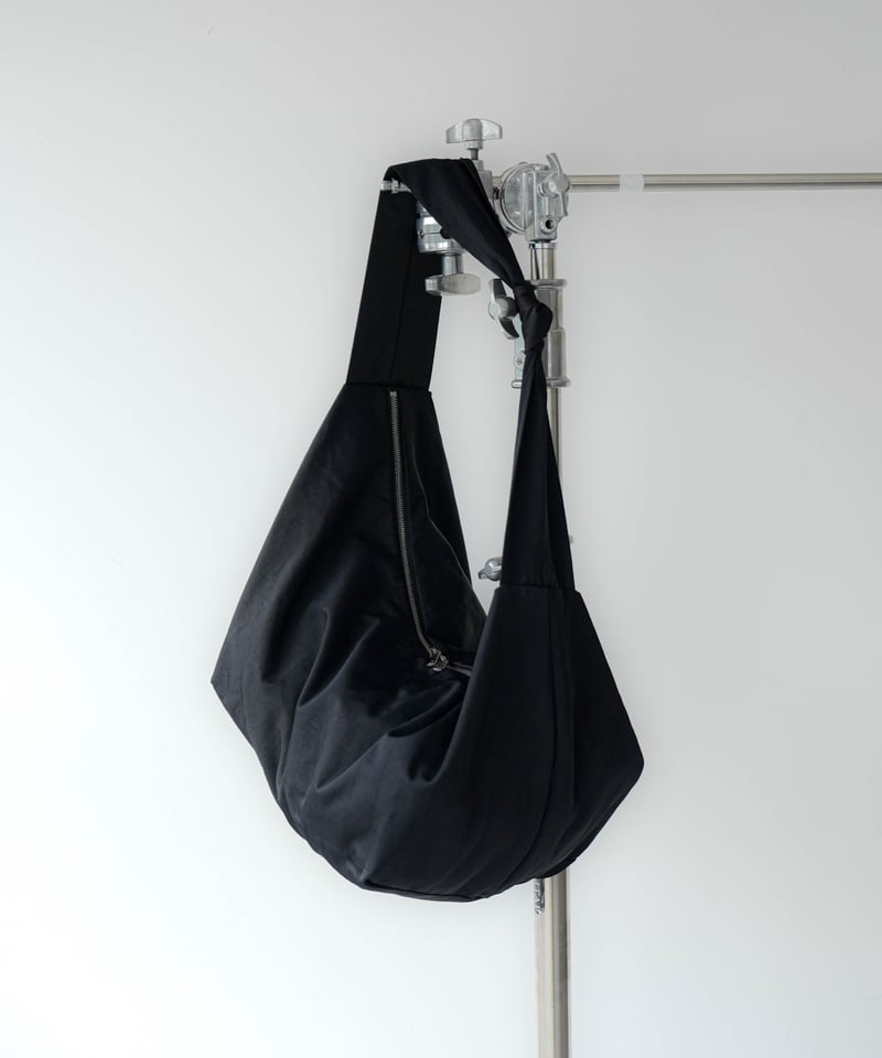 BIG HALF MOON SHOULDER BAG | CTHY