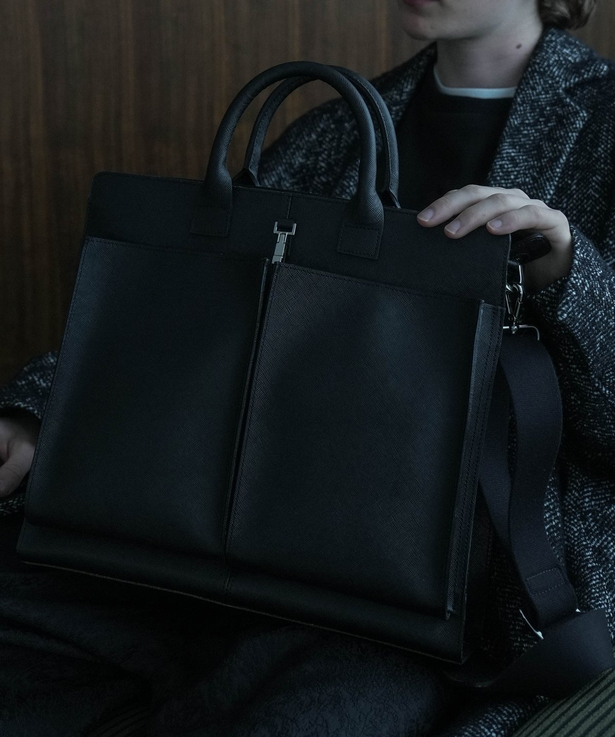 CTHY+Rich I】SAFFIANO LEATHER HELMET BAG [OFFIC CTHY+Rich I】SAFFIANO LEATHER HELMET BAG [OFFIC