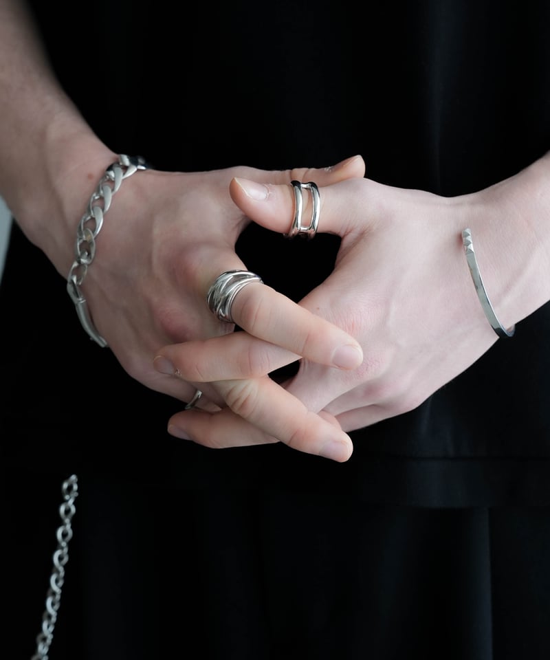 END STUDS BANGLE | CTHY END STUDS BANGLE | CTHY