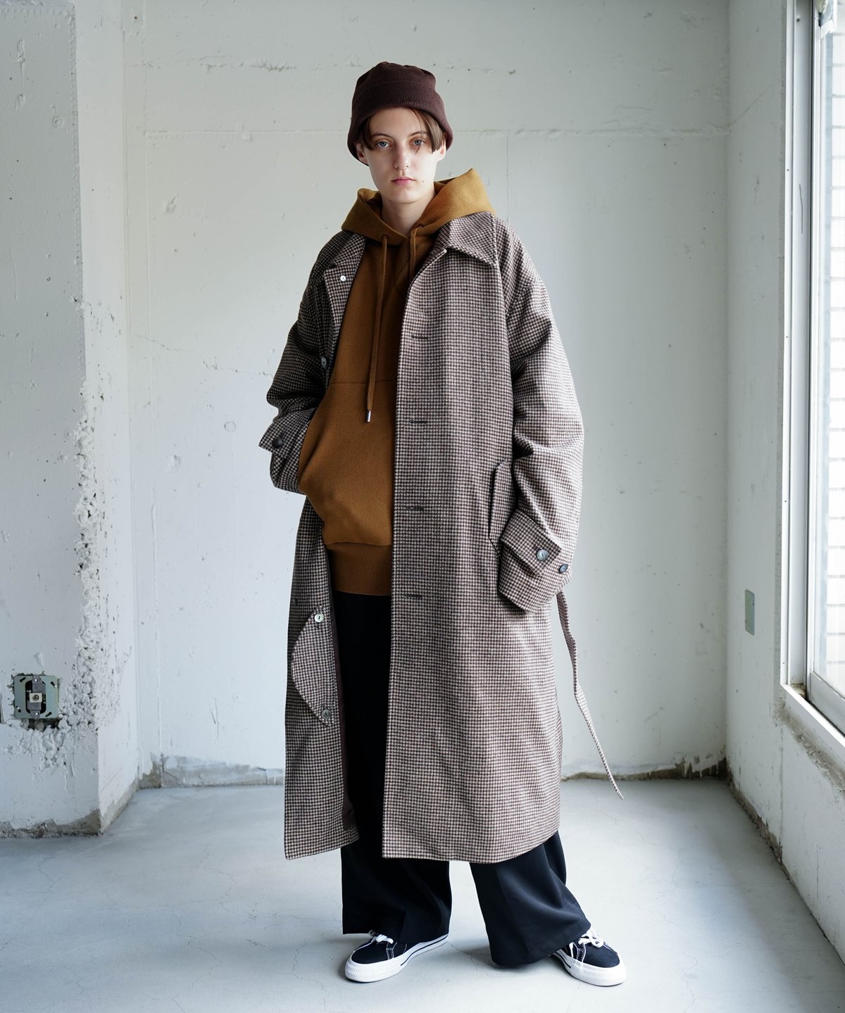Super140's Jackal WOOL TIELOCKEN COAT