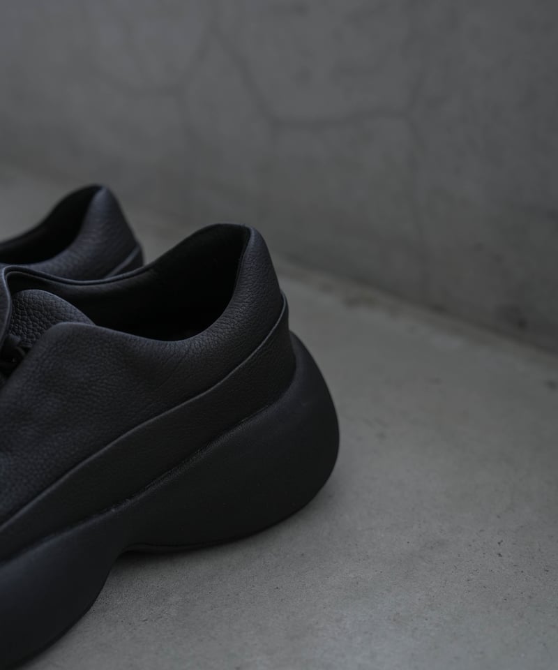 A*n様 VEIN25AW カウレザー オーバルソールトレーナー サイズ42 ブ VEIN25SS]