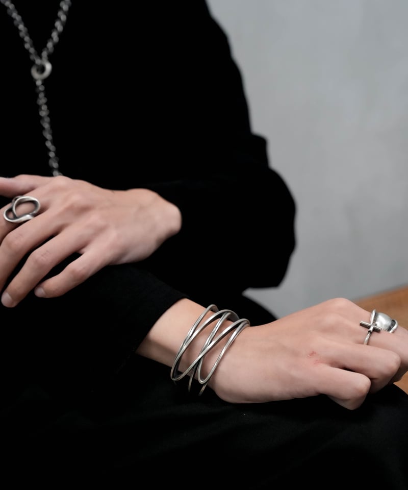 HIGH-END STRUCTURE WIDE BANGLE | CTHY